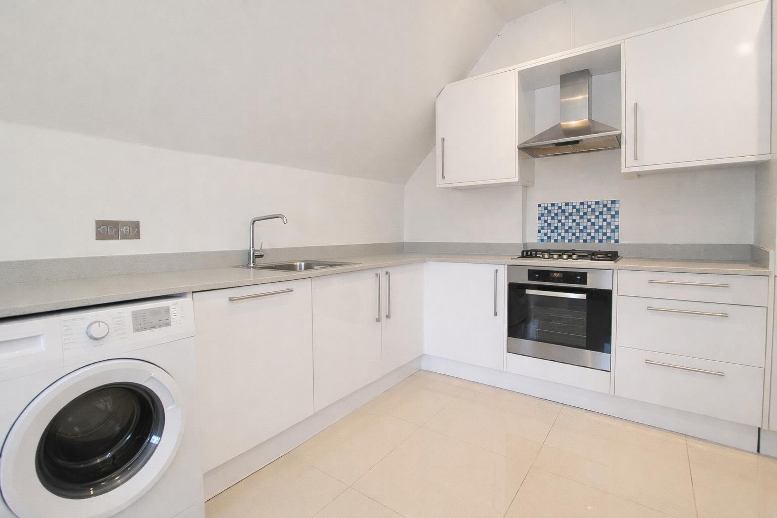 2 bed property in Albion Road, Sutton